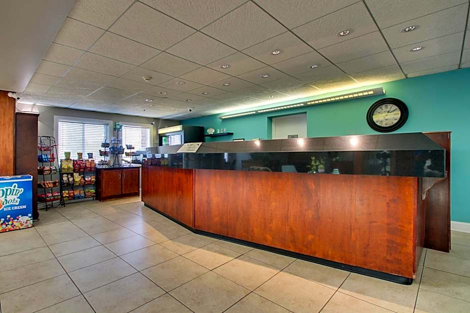 Greenfield Inn & Suites Elizabethtown, KY I65 Exit 94