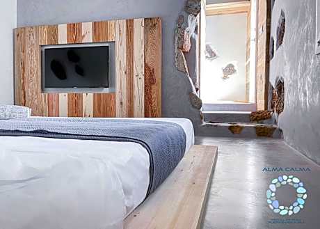 Deluxe Double Room with Balcony and Sea View