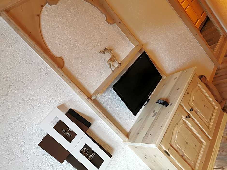 SPANNORT family home with common kitchen and self check-in