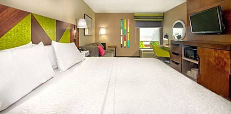 King Room with Sofa Bed - Mobility Access/Non-Smoking