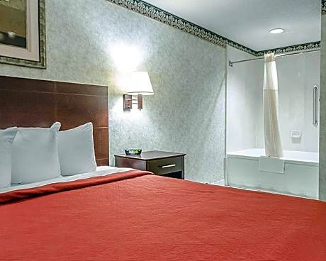 1 King Bed, Smoking