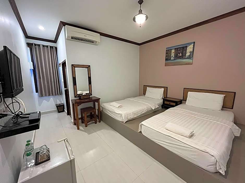 Wong Sai Siri Srichiangkhan Hotel