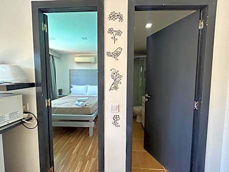 One-Bedroom Bungalow with Pool View