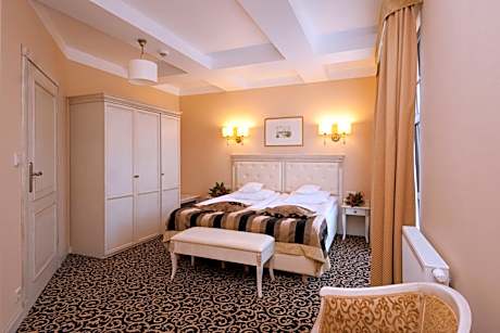 Apartment (Building A)