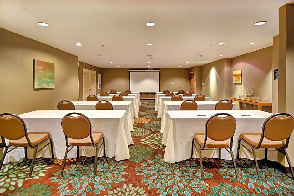 Staybridge Suites Madison - East By IHG