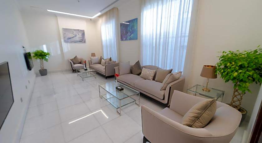 The Gate Hotel and Apartments