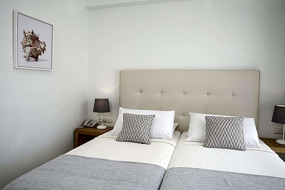 Maritimo Beach Hotel