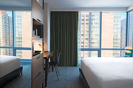Guest Room, 1 King City View