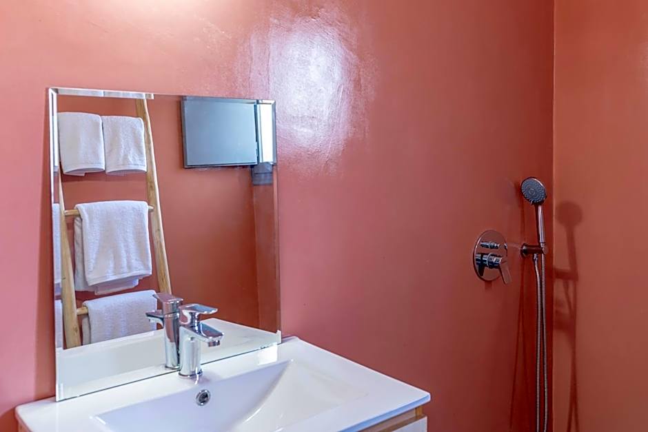 Evanthia Best View Thirassia Island Hotel