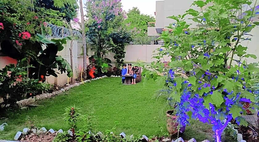 Luxury Moon Guest House – Islamabad, OH