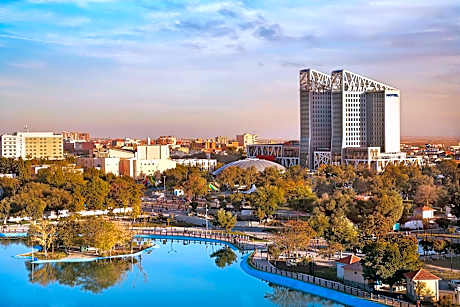 Park Mall Hotel & Conference Center