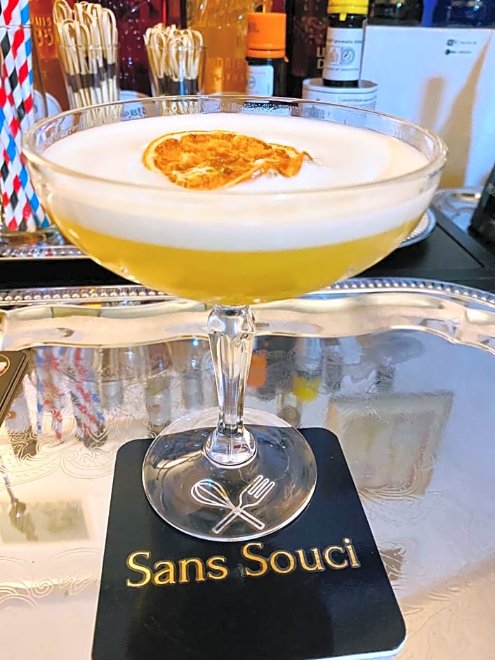 Sans Souci Bed and Breakfast Luxe Heated Pool and Restaurant