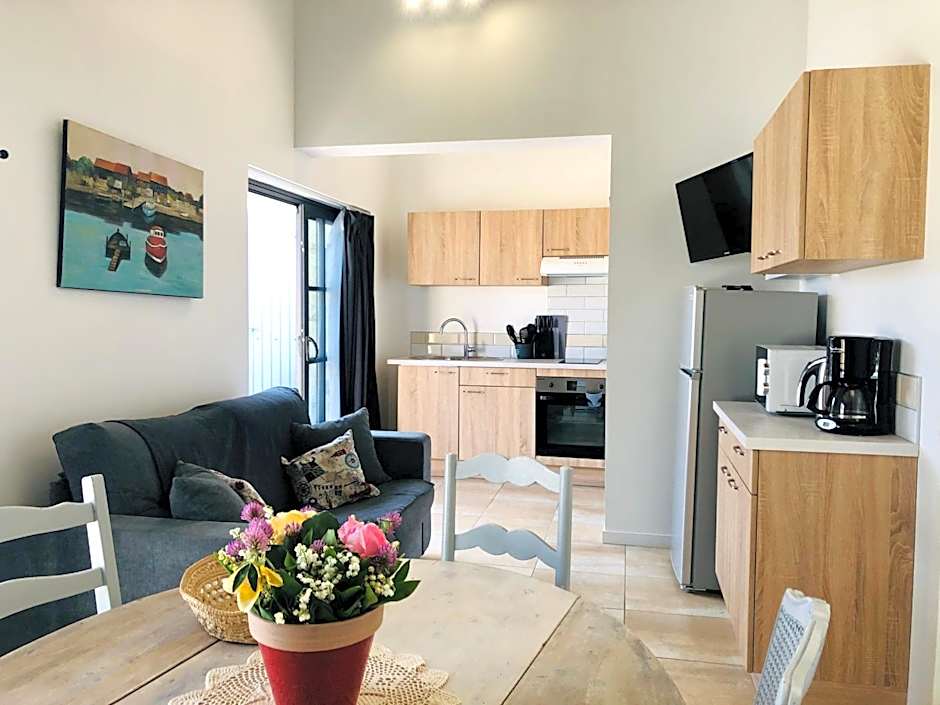 Residence Clos des Aigrettes -Appartements a 30m du Port de La Cotiniere , Ile d Oleron -commerces et plages a pied