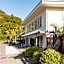 Averill Court Motel