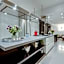 Black Pearl Apartment Hotel