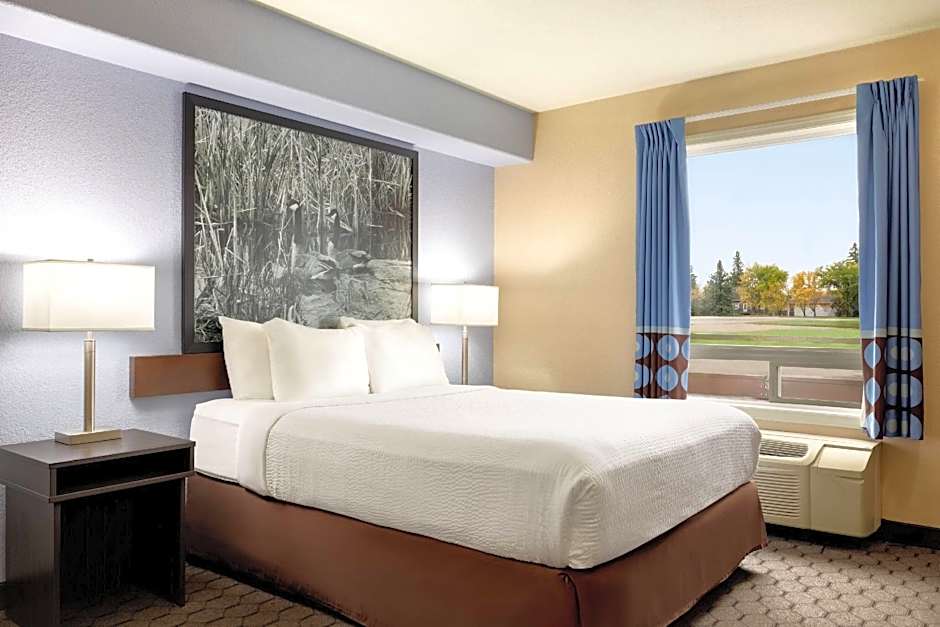 Super 8 by Wyndham Swan River MB