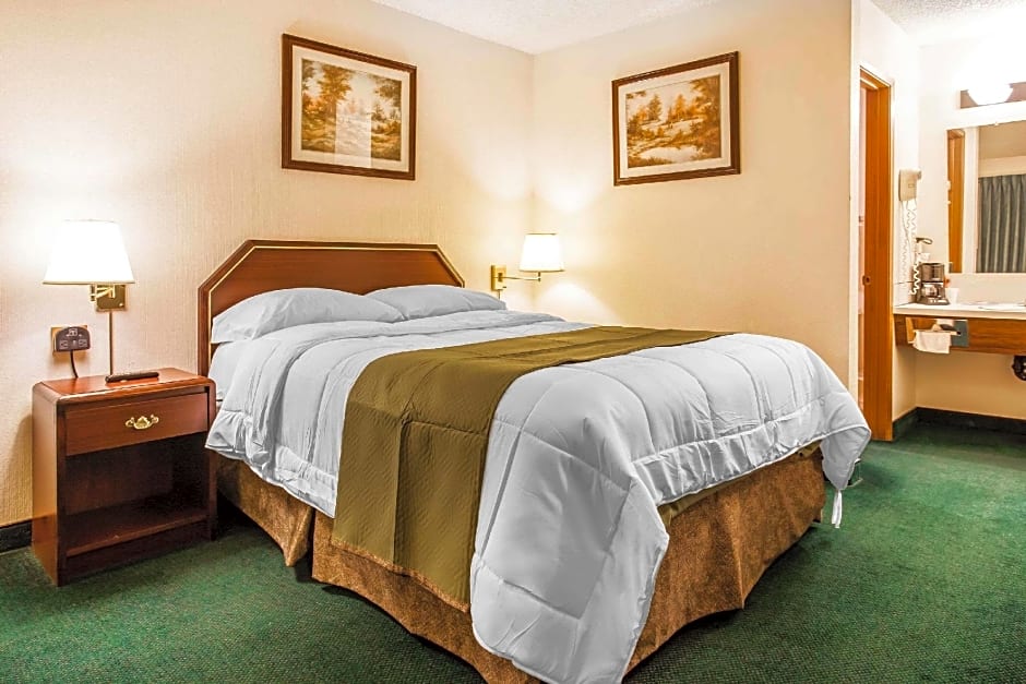 Econo Lodge Everett – Everett, WA