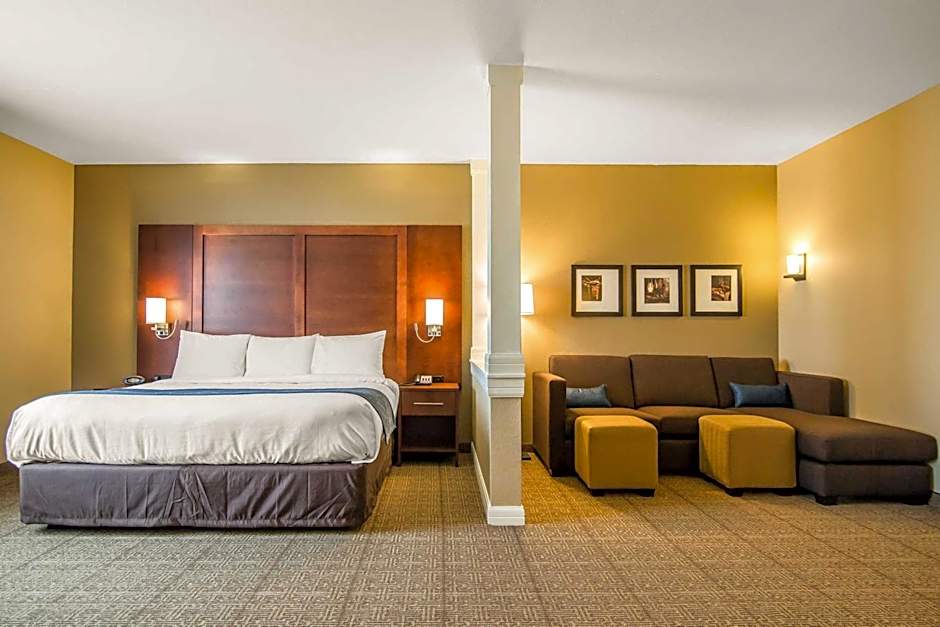 Comfort Suites Dodge City