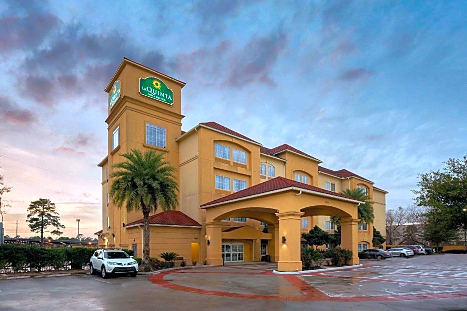 La Quinta Inn & Suites by Wyndham Bush Intercontinental Airport East