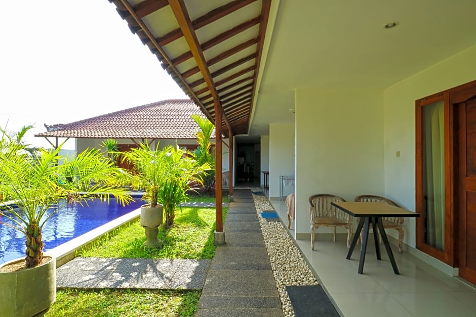 Pererenan Nengah Guest House by ZUZU