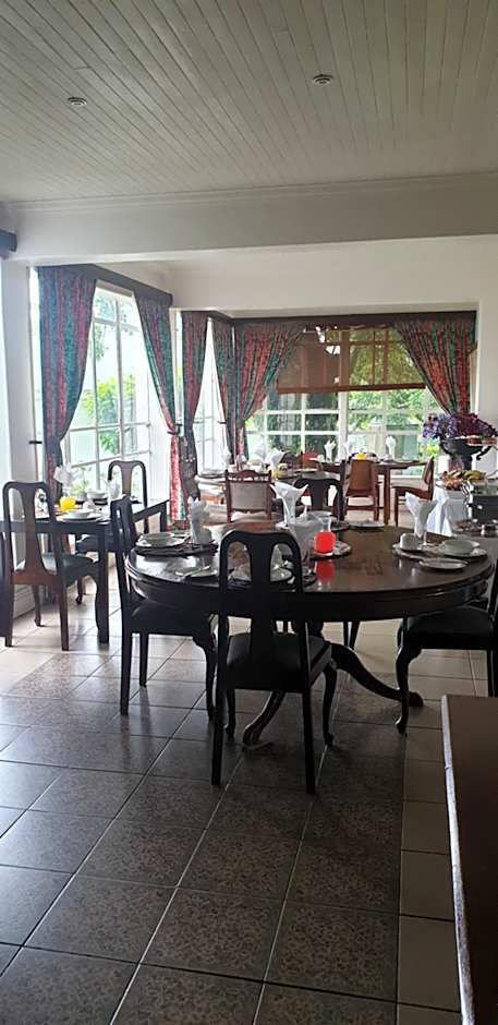 Sherwood's Country House