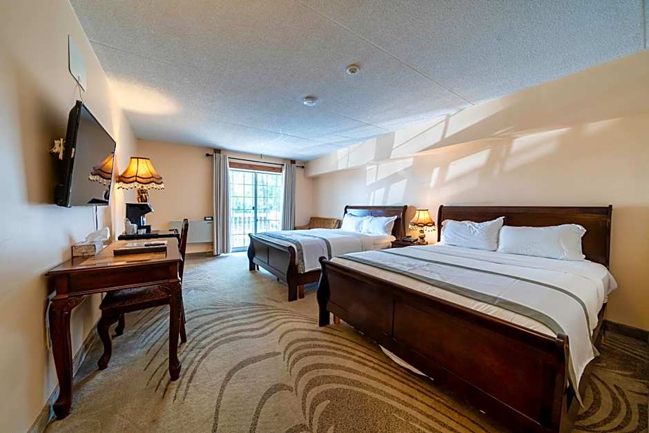 Fullerton Manor Inn