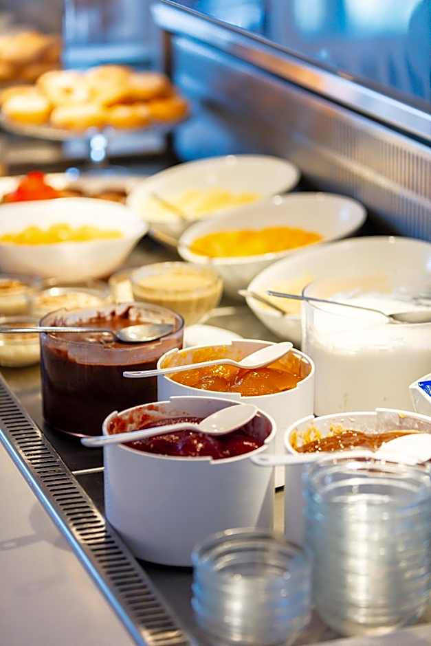 Golden Bay Boutique Hotel & Bungalows