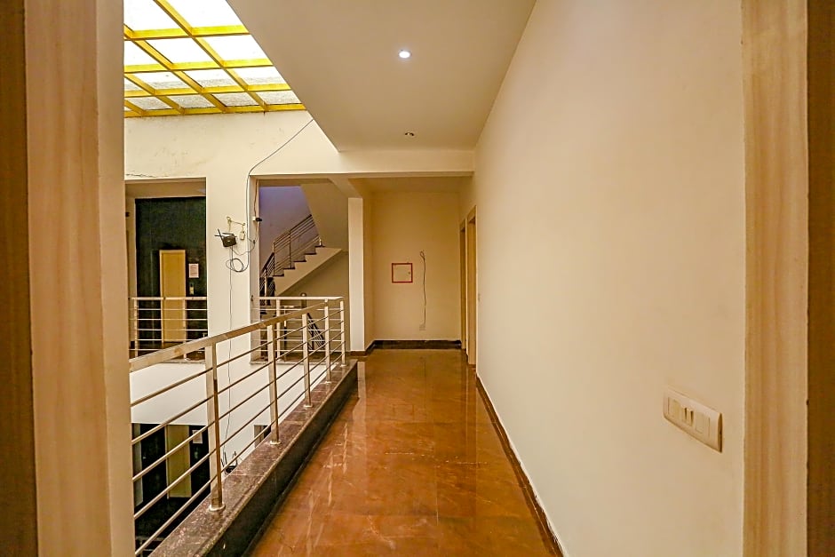 FabHotel Sky Rise Inn