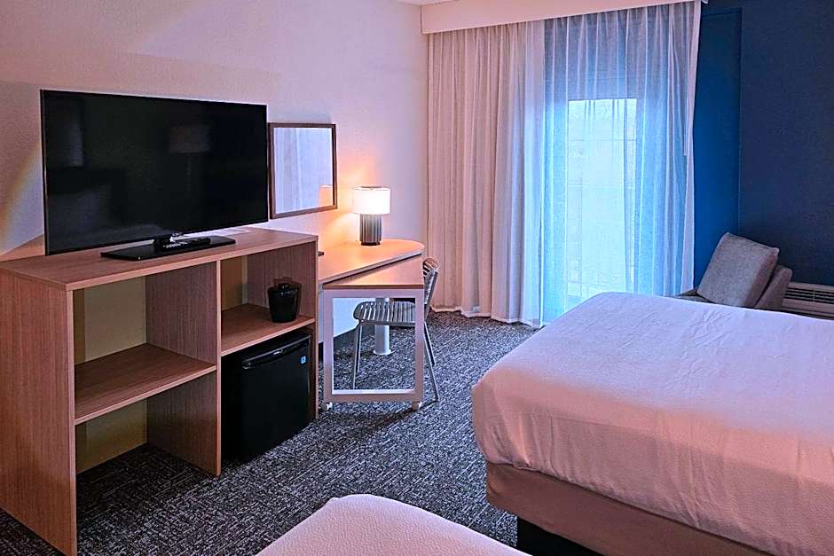 District 3 Hotel, Ascend Hotel Collection