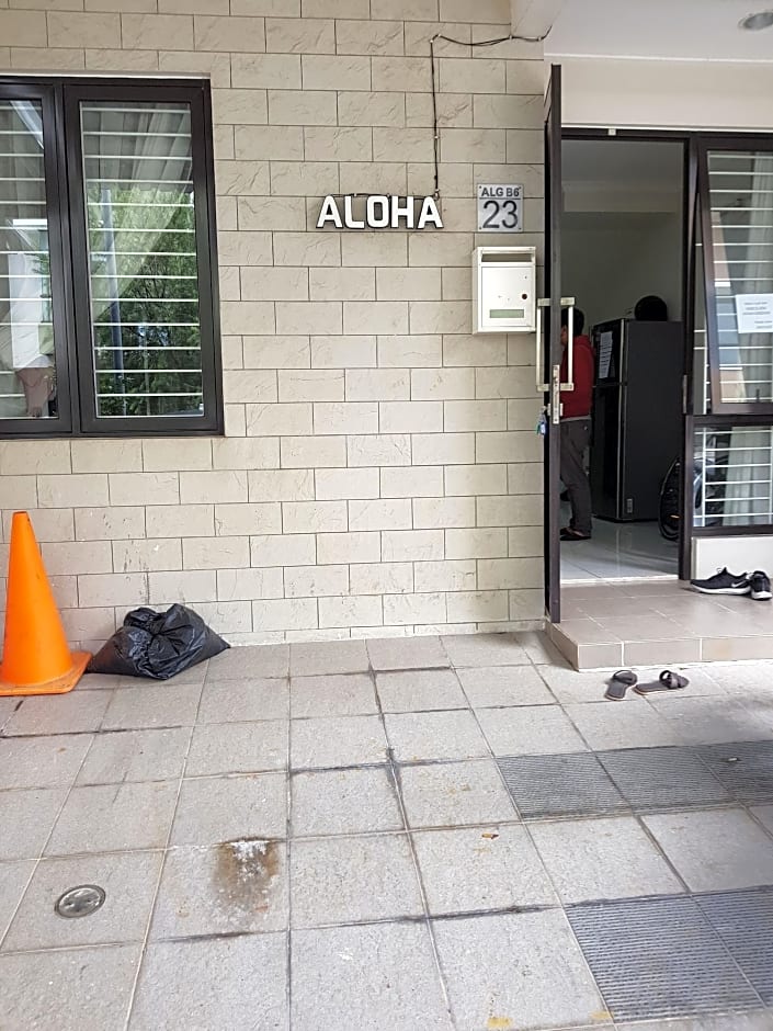 Aloha Guest House - 1 Male Only by ZUZU