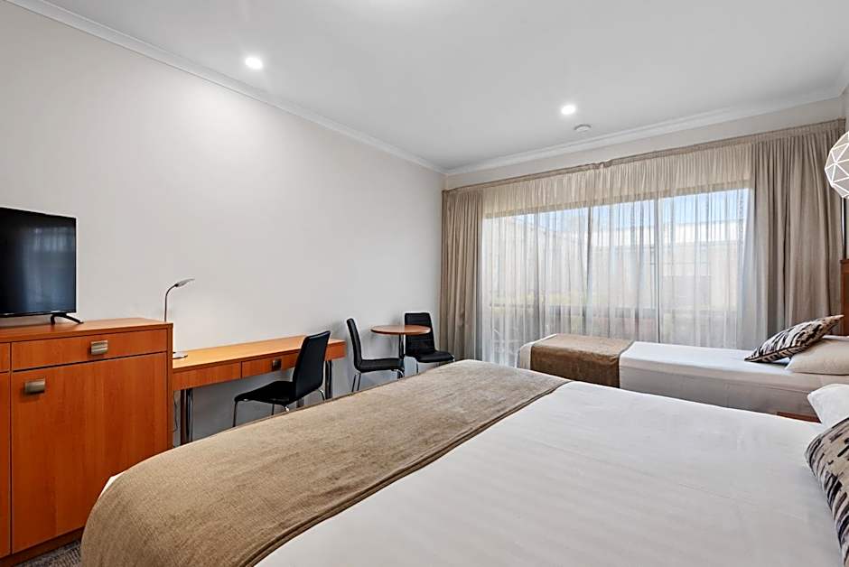 Comfort Inn Deakin Palms