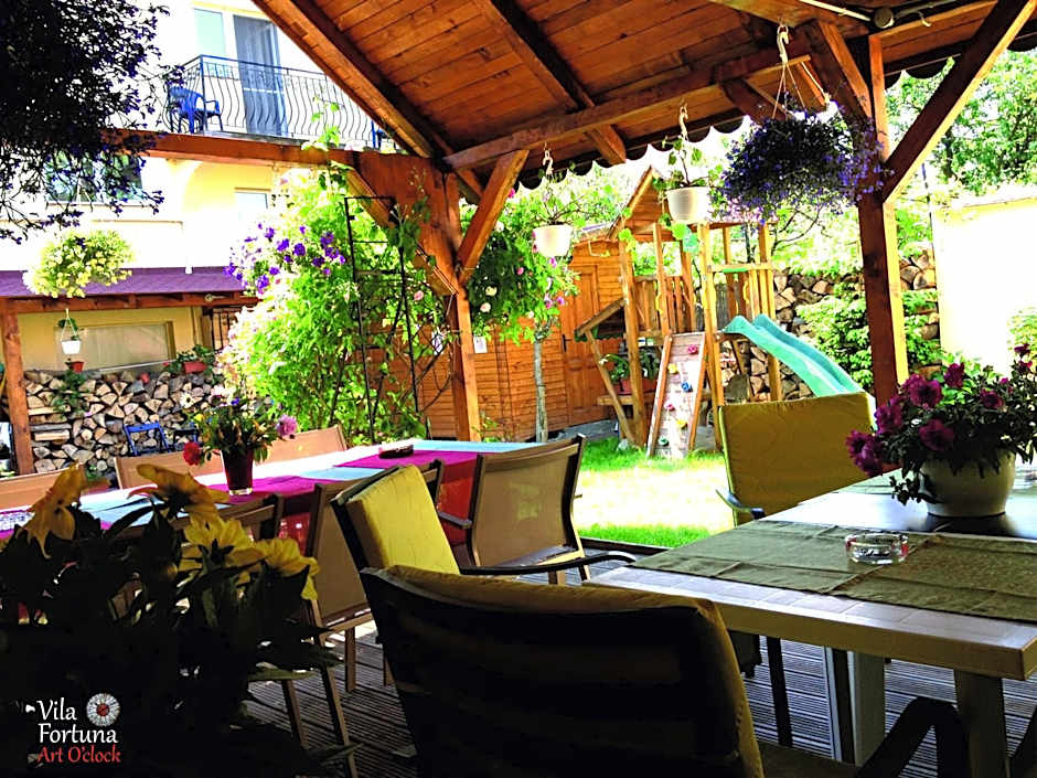 Vila Fortuna - Art O'Clock