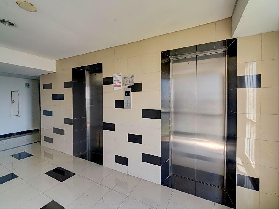 OYO Life 92889 Apartement Grand Sentraland Karawang By A.t Room