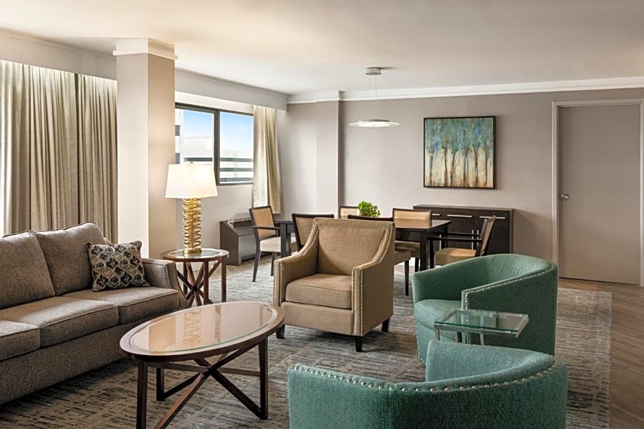 Crowne Plaza Knoxville Downtown University by IHG