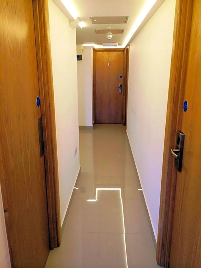 Pelican London Hotel And Residence