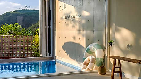 Miryang Saisai Pool Villa