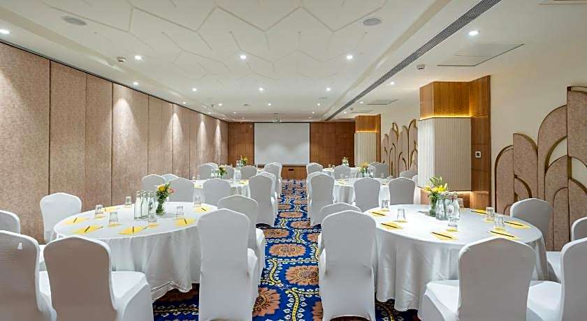 Golden Tulip Jaipur