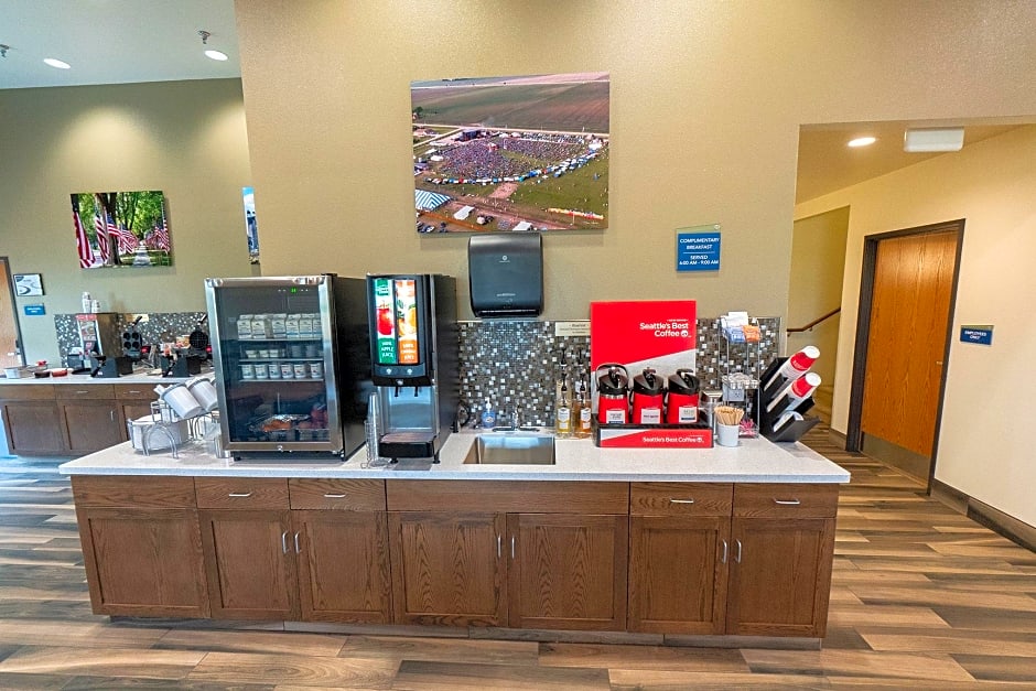 Cobblestone Inn and Suites Sheldon