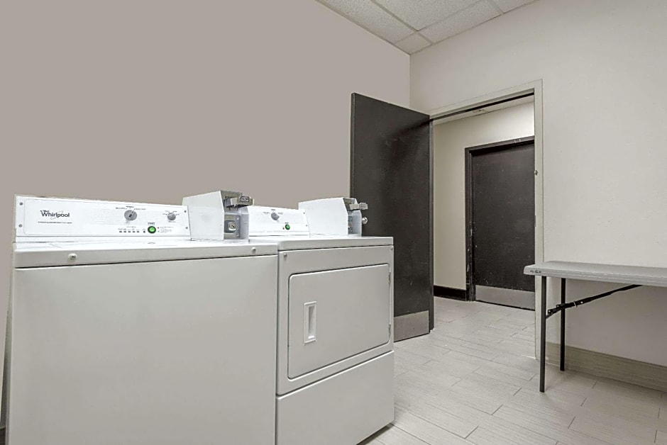 Days Inn by Wyndham Ashland