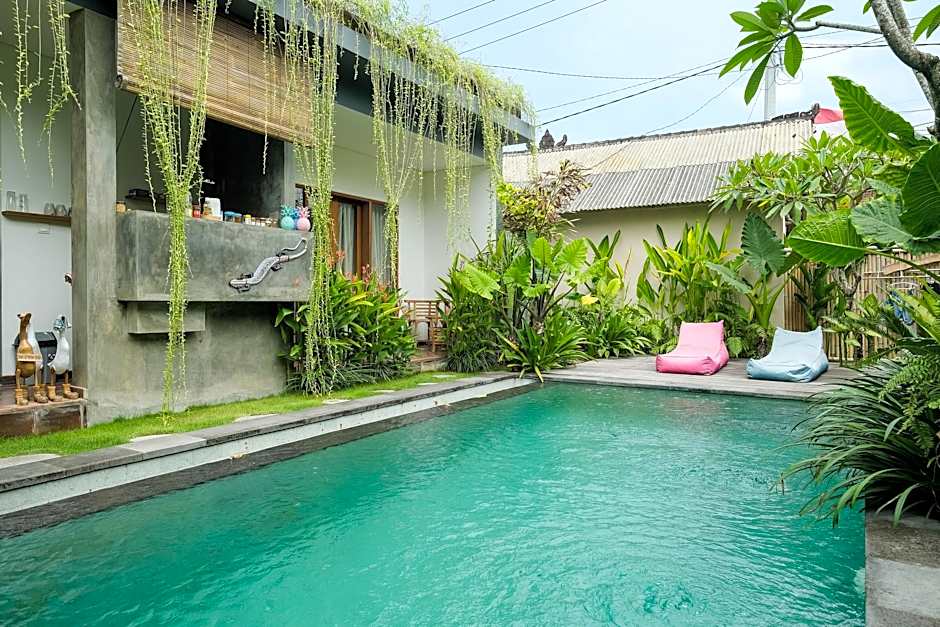 The Kumpi Bali by The Lavana