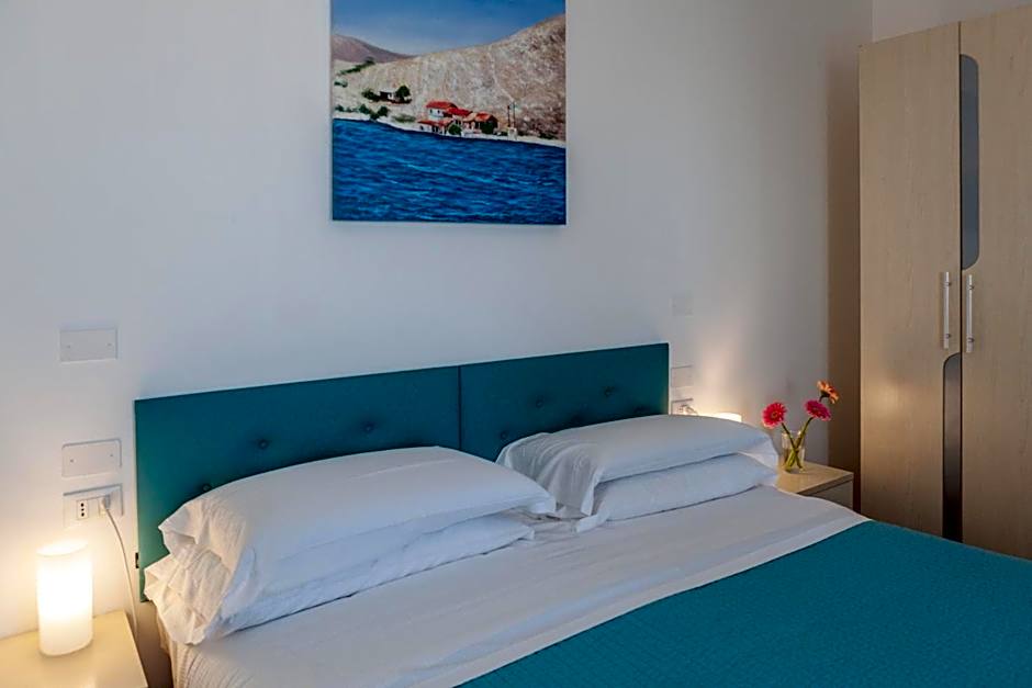 MoMo Seaview Hotel