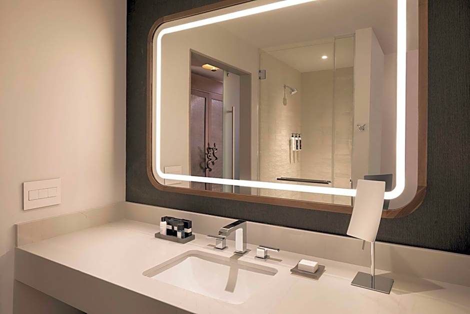 Caesars Republic Scottsdale, a Hilton Hotel