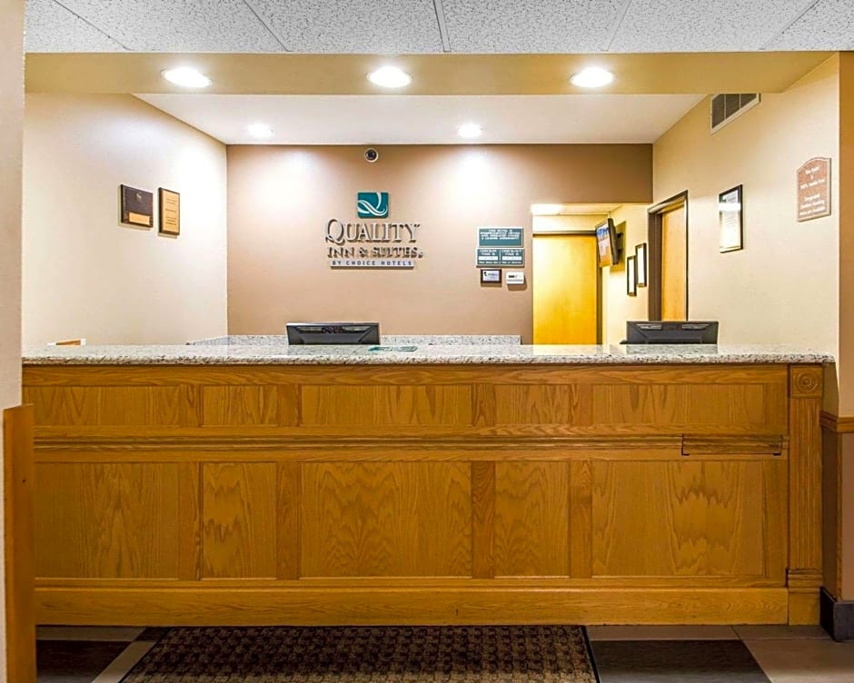 Quality Inn Mauston I-90
