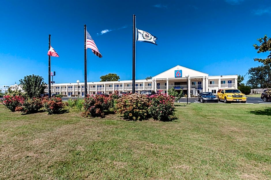 Motel 6-Martinsburg, WV