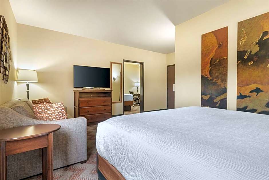 Best Western Plus Cimarron Hotel & Suites