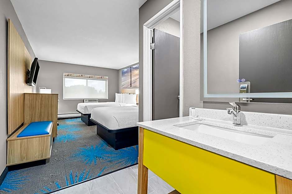 Days Inn by Wyndham La Crosse