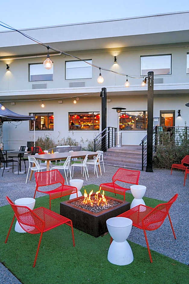 The Longleaf Hotel
