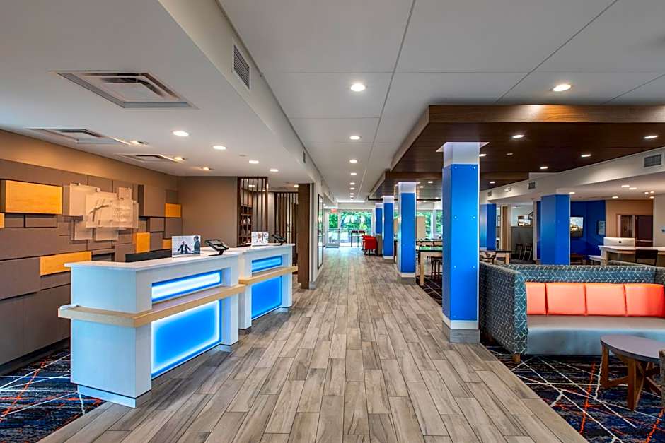 Holiday Inn Express & Suites Greenville S - Piedmont By IHG
