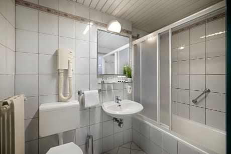 PREMIUM DOUBLE ROOM WITH EXTRA BED