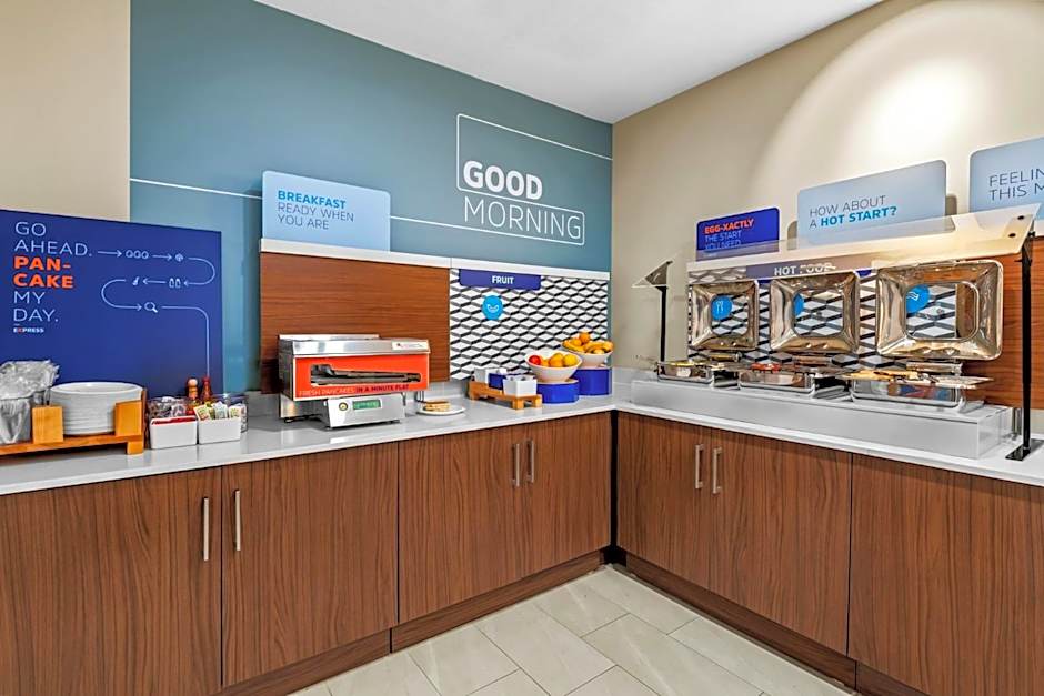 Holiday Inn Express Hotel & Suites Council Bluffs - Convention Center Area By IHG